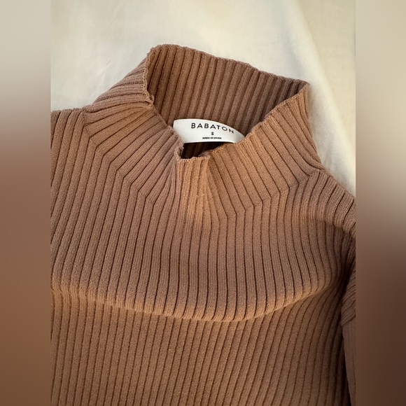 ARITZIA BABATON Amer Sculpt Knit Mockneck
Sweater. Size S in Taupe Brown. NWOT. - Picture 2 of 6